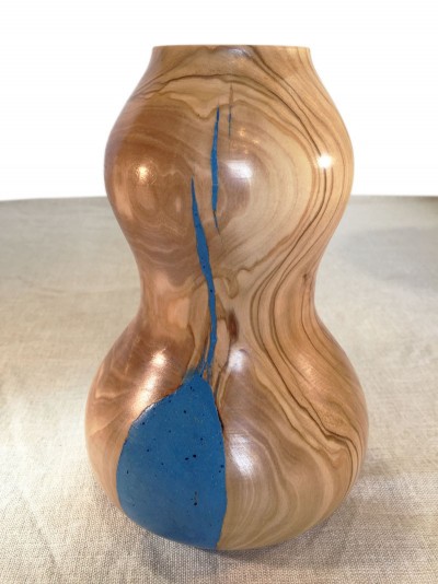 Blue ampulla vase, olive wood and plaster