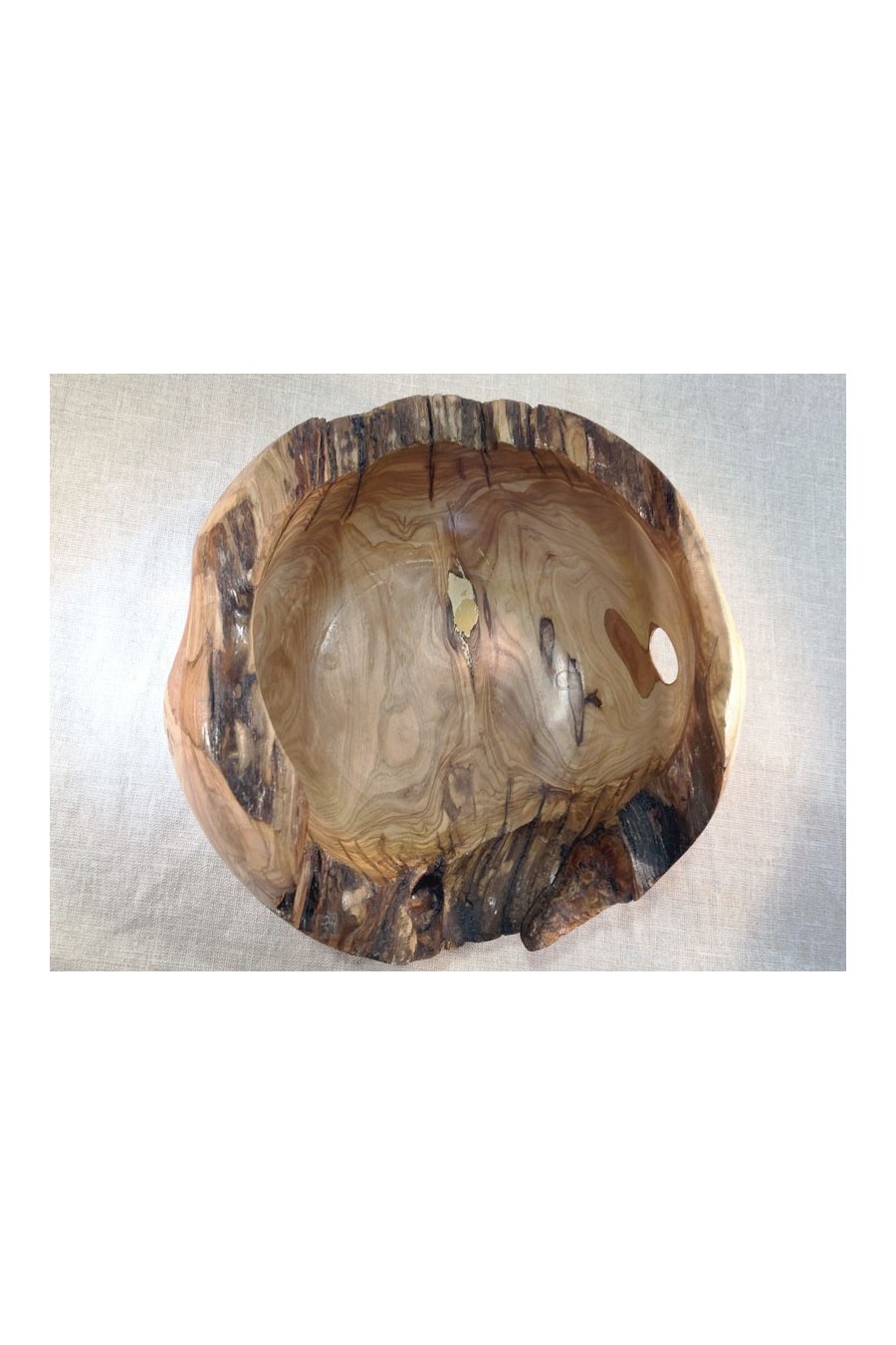 Catchall bowl in olive wood