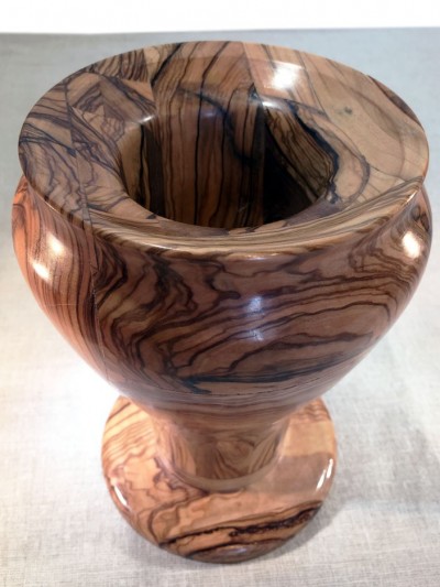 Vaso campana in legno di olivo