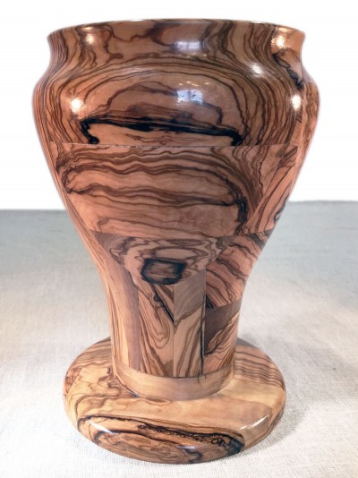 Bell shape vase in olive wood