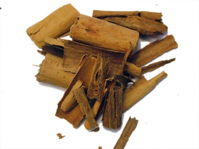 Cinnamon (Cinnamomum zeylanicum Nees)